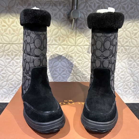 Coach Boots - Picture 4 of 4